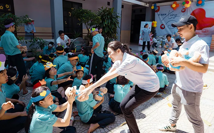 Hình ảnh tượng trưng cho sứ mệnh và giá trị của ok365m, tập trung vào an toàn và minh bạch